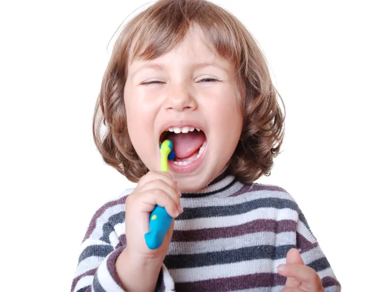 علاج اعوجاج الأسنان عند الأطفال